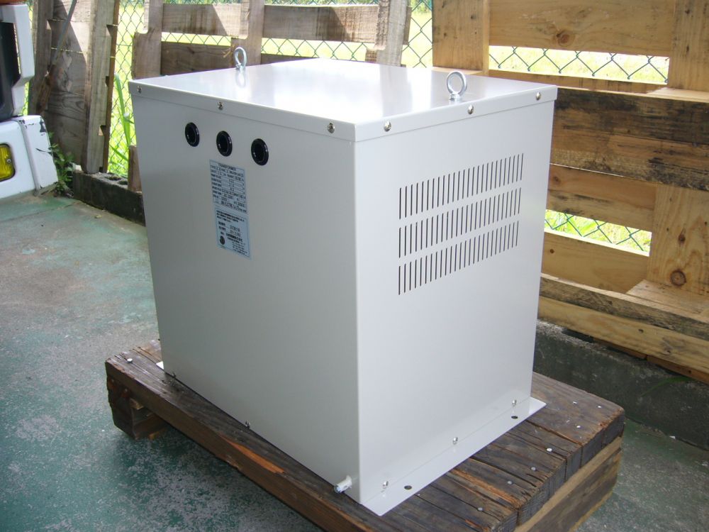触媒になり電気を使えるようにする変圧器